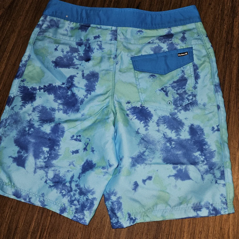 Hurley Aqua and Navy Tie-Dye Board Shorts Sz 10